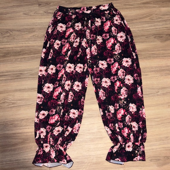 Floral Print Crepe Pants - Picture 2 of 4
